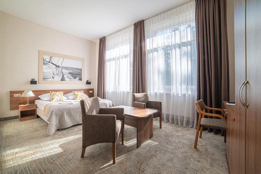 Astor 3*